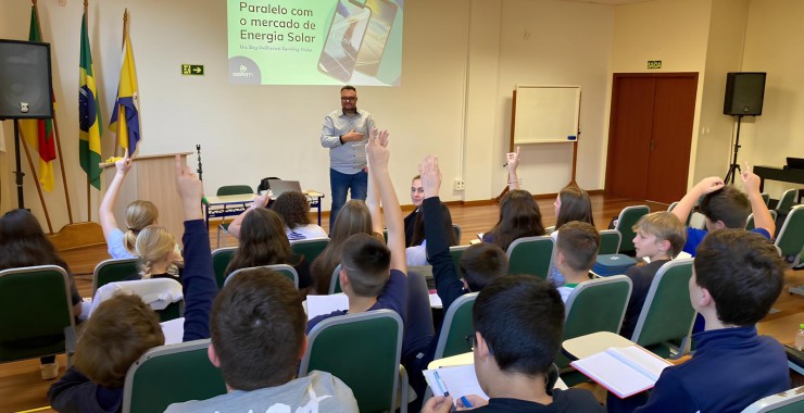 ENERGY3 ministra palestra sobre energia fotovoltaica para alunos do Instituto Ivoti